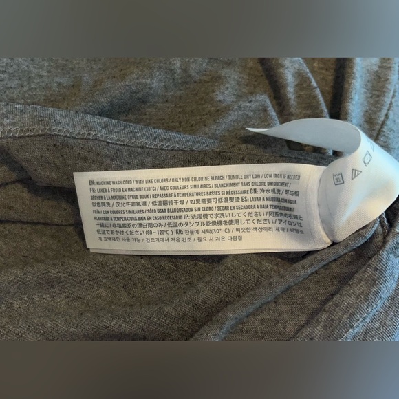 Hollister Heather Gray Women’s T-Shirt Size Small - Picture 6 of 7